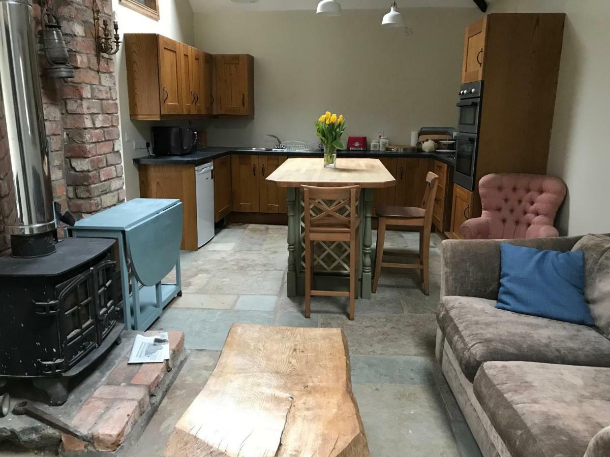 Tracey'S Farmhouse Cottage ベルファスト エクステリア 写真