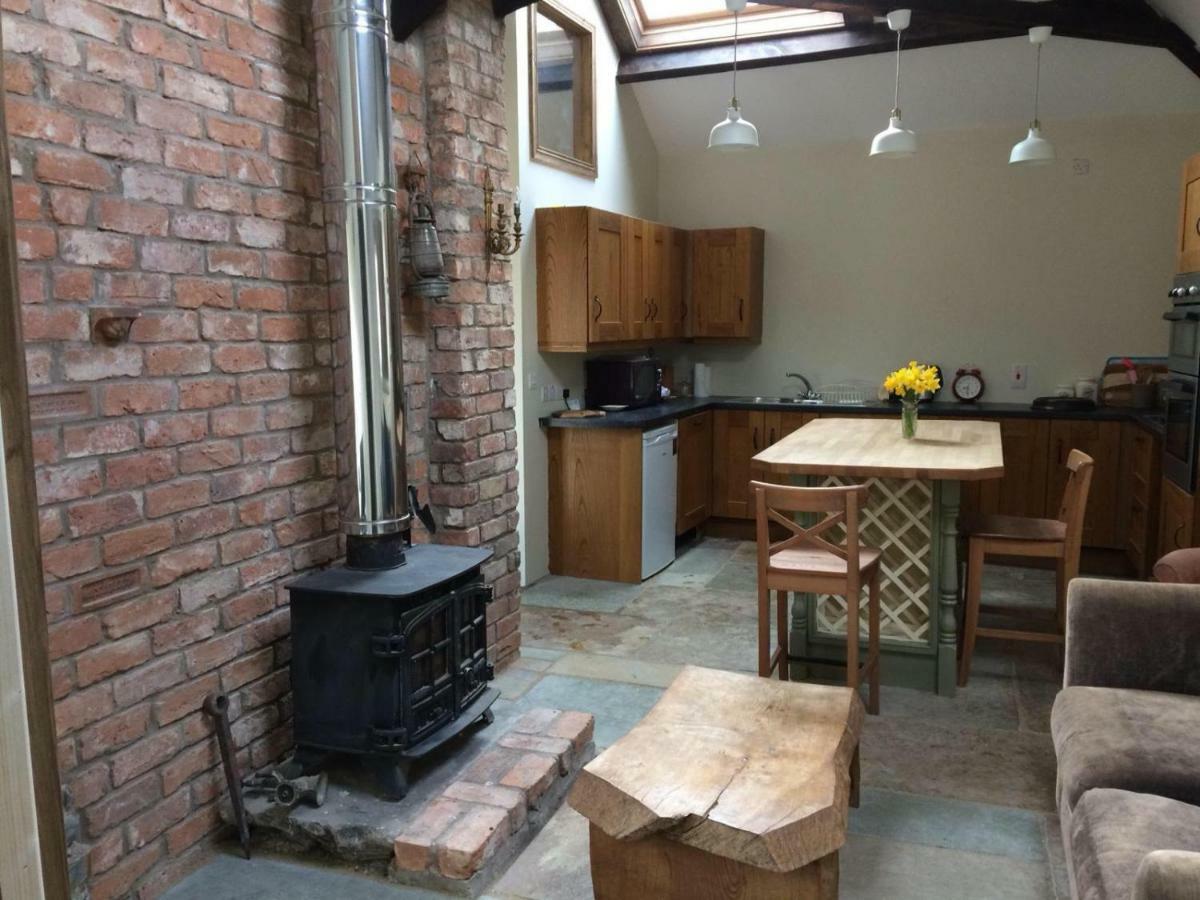 Tracey'S Farmhouse Cottage ベルファスト エクステリア 写真